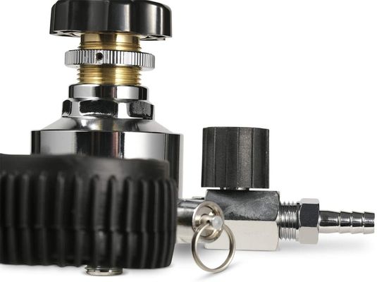 Draadgrootte W21.8 G5/8 Dual Gauge CO2 Draft Beer Regulator voor biervat en CO2 tank