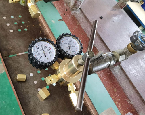 0-800 PSI Druk CGA580 Inlaat stikstofregelaar voor HVAC-suivering gemaakt van massief messing